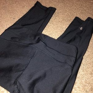 Under Armour Pants - Under armour cropped leggings Under Armour Pants - Under armour cropped leggings